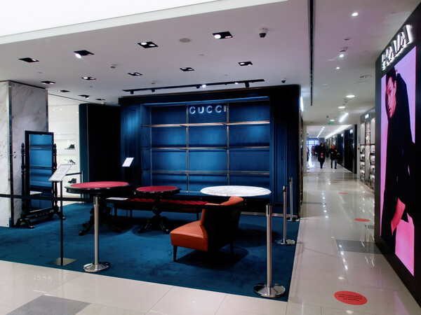 Αντίο Gucci, Prada, Fendi: Έρημα τα μαγαζιά των κορυφαίων brands που φεύγουν από τη Ρωσία