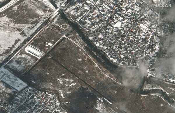 Νέες δορυφορικές εικόνες: Η ρωσική φάλαγγα λίγα χιλιόμετρα έξω από το Κίεβο