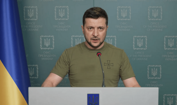 Ζελένσκι: Ο εχθρός μπορεί να καταστρέψει τα σπίτια μας αλλά δεν θα φτάσει στην ψυχή μας