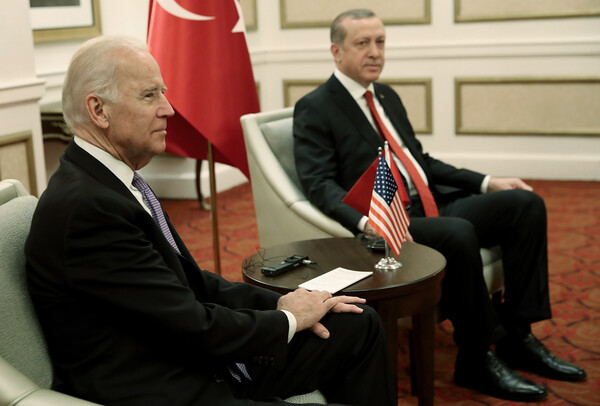 Συνομιλία Μπάιντεν-Ερντογάν: 40 νέα μαχητικά F-16 και άρση κυρώσεων ζήτησε η Τουρκία