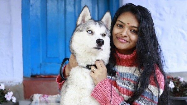 Ukraine: The Indian girl who wouldn’t abandon her dog in a war zone