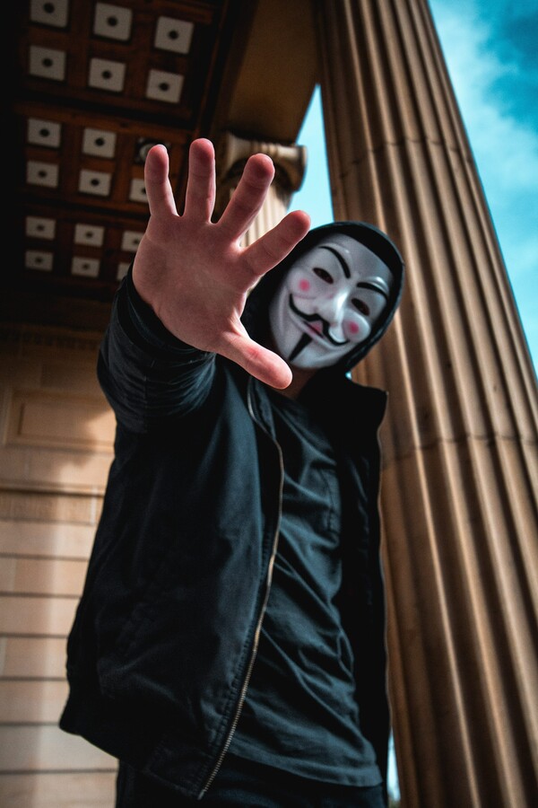 Το μήνυμα των Anonymous στο ρωσικό λαό - «Ξεσηκωθείτε και διώξτε τον Πούτιν» 