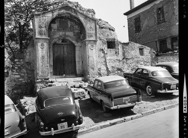 Η ζωή στους δρόμους της Αθήνας το 1964