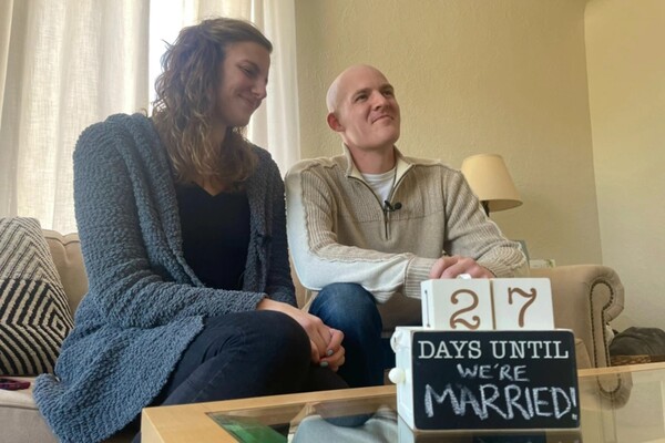 Αποφάσισαν να παντρευτούν και διαγνώστηκαν με καρκίνο με 8 ημέρες διαφορά