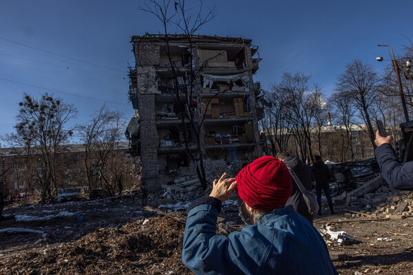 Πόλεμος στην Ουκρανία: Άγριο σφυροκόπημα σε Κίεβο, Λβιβ, Μαριούπολη και Χάρκοβο