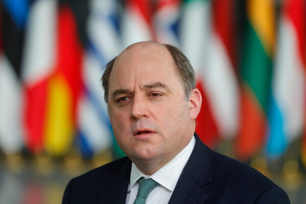 Βρετανία: Ρώσοι φαρσέρ «ξεγέλασαν» τον υπουργό Άμυνας της χώρας - Παρίσταναν τον Ουκρανό πρωθυπουργό