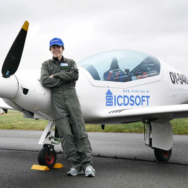 Ένας 16χρονος ευελπιστεί να γίνει ο νεότερος άνθρωπος που κάνει τον γύρο της Γης μόνος του, με το μικρό του αεροπλάνο