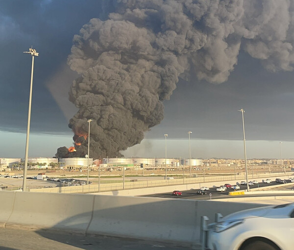 «Επίθεση με drone στη Σαουδική Αραβία»: Έκρηξη στην Τζέντα -Τεράστια φωτιά σε πετρελαϊκές εγκαταστάσεις