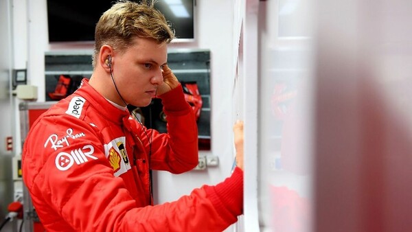 Formula 1: Σφοδρή σύγκρουση του Μικ Συμάχερ- Προσωρινή διακοπή στο GΠ της Σαουδικής Αραβίας