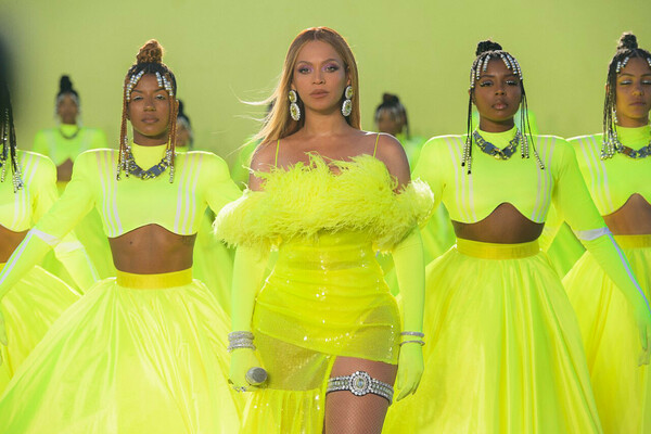 Πίσω από την viral εμφάνιση της Beyoncé στα Όσκαρ 2022