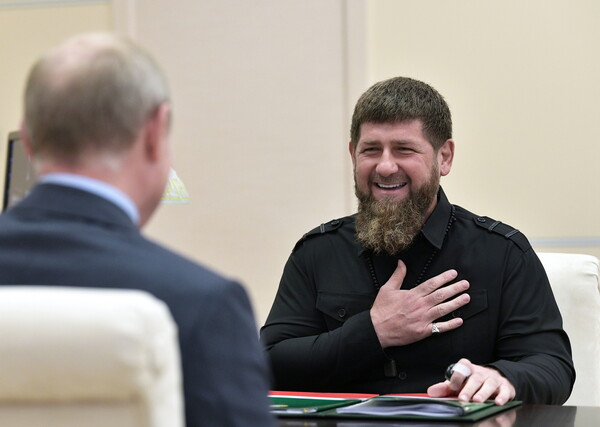Ο Πούτιν προήγαγε σε αντιστράτηγο τον Τσετσένο ηγέτη, Ραμζάν Καντίροφ