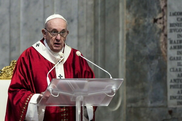 Πάπας Φραγκίσκος κατά Πούτιν: «Ένας “ηγεμόνας” υποκινεί πολεμικές συγκρούσεις εθνικιστικών συμφερόντων»