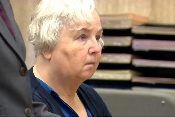 Η συγγραφέας του «How to Murder Your Husband» κατηγορείται πως σκότωσε τον άντρα της