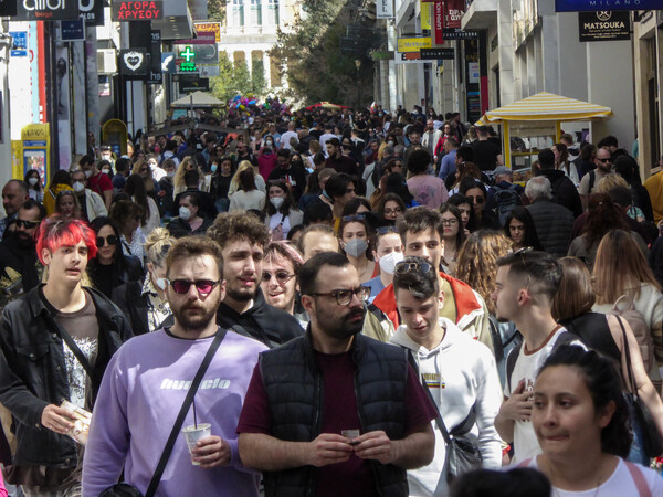 Ο χάρτης του κορωνοϊού: 7.454 στην Αττική, 1.669 στη Θεσσαλονίκη