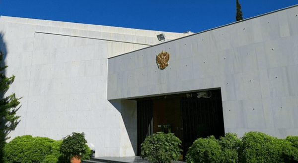 Η ρωσική πρεσβεία διαψεύδει το ΥΠΕΞ: «Δεν υπήρξε βομβαρδισμός στο Σαρτανά»