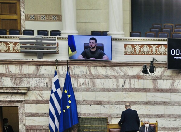 Live η ομιλία Ζελένσκι στην ελληνική Βουλή