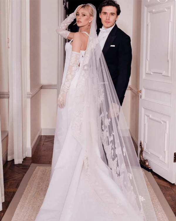 Νίκολα Πελτζ- Μπρούκλιν Μπέκαμ: Οι πρώτες φωτογραφίες από τον γάμο τους