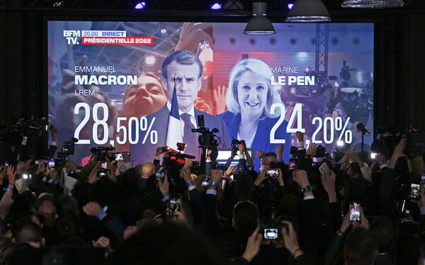 Γαλλικές εκλογές: Στροφή προς τα αριστερά για Μακρόν και Λεπέν - Σε ακρίβεια και συντάξεις 
