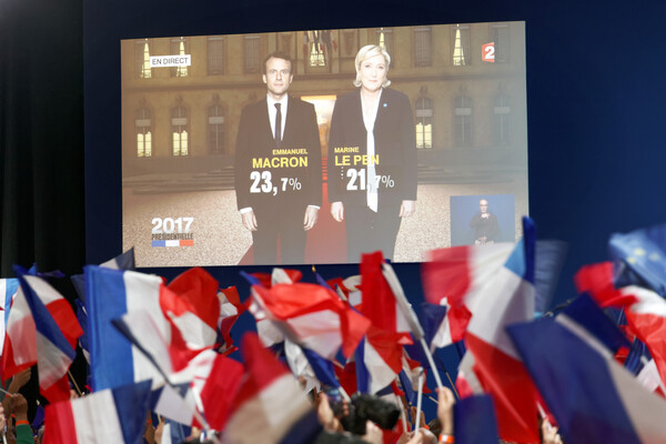 Politico: Τα 5 συμπεράσματα του α' γύρου των γαλλικών προεδρικών εκλογών