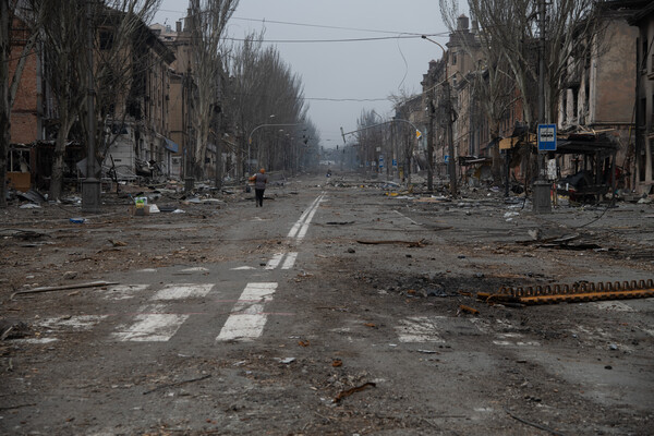 Ουκρανία: Αναφορές για επίθεση με χημικά στη Μαριούπολη- Ο Ζελένσκι προειδοποιεί για νέο στάδιο τρόμου