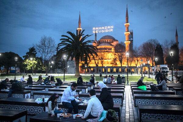«Μικρό Λονδίνο» η Κωνσταντινούπολη; Πλούσιοι Ρώσοι στρέφονται σε τουρκικές τράπεζες