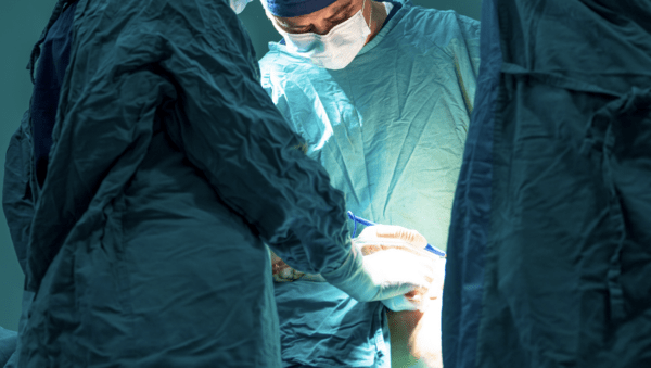 Ένοχοι δύο γιατροί στη Θεσσαλονίκη για τον θάνατο ασθενούς σε χειρουργείο