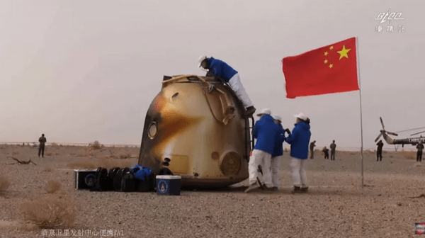 Επέστρεψαν στη Γη οι αστροναύτες της αποστολής Shenzhou-13: Κατέρριψαν εθνικό ρεκόρ παραμονής στο Διάστημα 