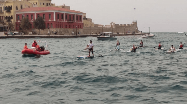 Χανιώτης κωπηλάτης έκανε το γύρο της Κρήτης: Για τη διάδοση του αθλητισμού και του εθελοντισμού 