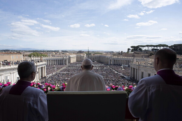 Πάπας Φραγκίσκος: Πάσχα πολέμου το φετινό - «Μη συνηθίσουμε το αίμα και τη βία στην Ουκρανία»