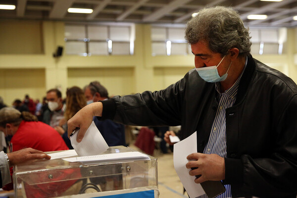 Έντονη αμφισβήτηση του Τσίπρα στο συνέδριο