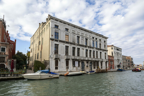 Βενετία: Μια πόλη γεμάτη εκθέσεις σε μουσεία και παλάτια με αφορμή την Μπιενάλε