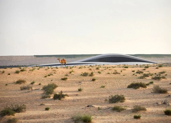 Το Zaha Hadid Architects σχεδίασε κεντρικά γραφεία εταιρείας που μοιάζουν με αμμόλοφους