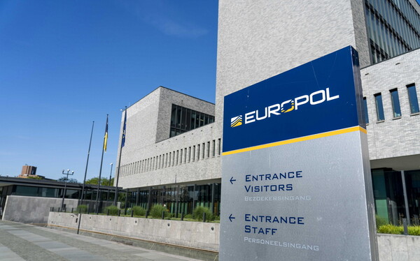 Europol: Εξαρθρώθηκε δίκτυο βαρόνων κοκαΐνης σε Βέλγιο, Γερμανία και Ολλανδία