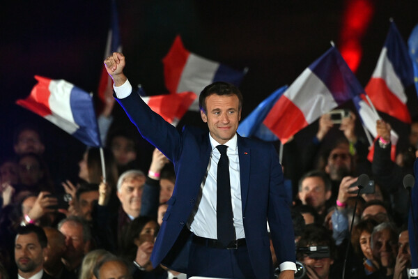 Μακρόν: Δεν είμαι υποψήφιος ενός στρατοπέδου, αλλά πρόεδρος όλων των Γάλλων