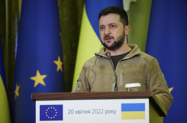 Μήνυμα ελπίδας από τον Ζελένσκι για το Πάσχα: Το καλό θα νικήσει το κακό