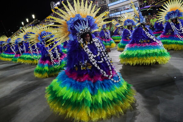 Brazil: After two years of Covid-19, Rio's Carnival dedicated to resilience