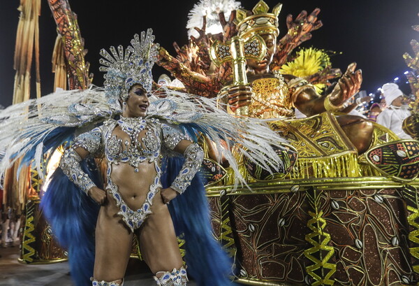 Brazil: After two years of Covid-19, Rio's Carnival dedicated to resilience