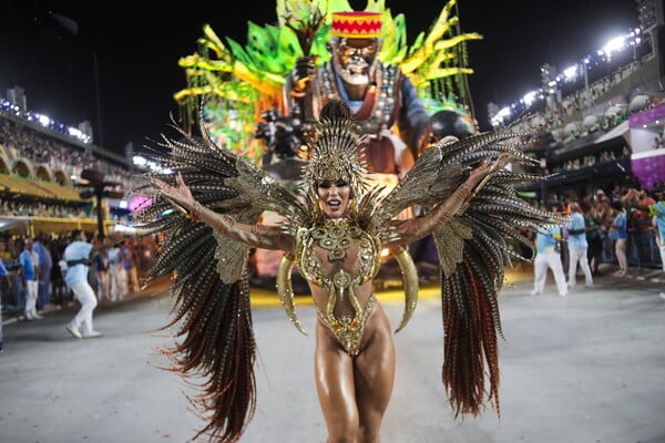 Brazil: After two years of Covid-19, Rio's Carnival dedicated to resilience