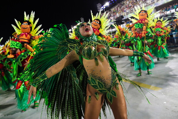 Brazil: After two years of Covid-19, Rio's Carnival dedicated to resilience