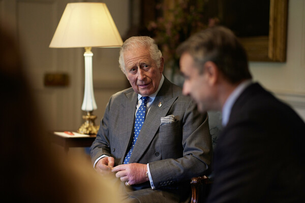 Πρίγκιπας Κάρολος και Κυριάκος Μητσοτάκης συναντήθηκαν στη Σκωτία- Η ξενάγηση στην έπαυλη Dumfries House