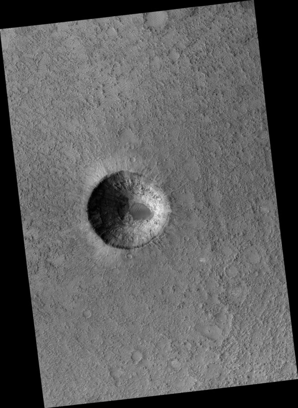 Νέα πλάνα δείχνουν τον κρατήρα του πλανήτη Άρη όπως ποτέ στο παρελθόν