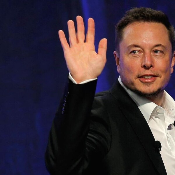 Ο Έλον Μασκ πούλησε μετοχές της Tesla για να χρηματοδοτήσει τη συμφωνία για το Twitter