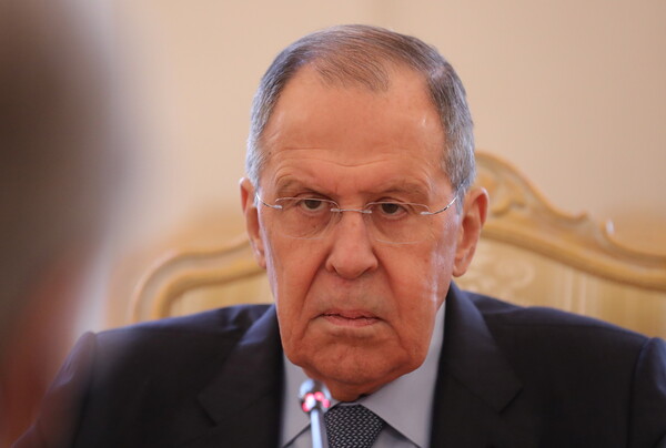 Λαβρόφ: Η Ρωσία δεν απειλεί κανέναν με πυρηνικό πόλεμο 