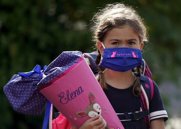 Σχολεία: Χωρίς self test αλλά με μάσκες επιστρέφουν σήμερα οι μαθητές στις τάξεις