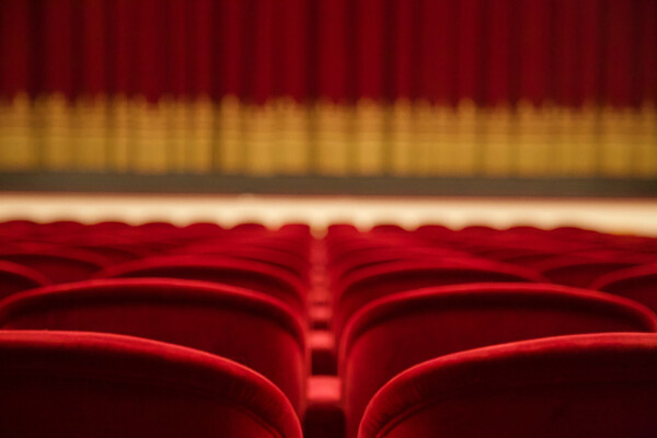 Άδεια καθίσματα θεάτρου