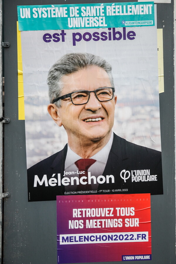 Γαλλία: Προς συμφωνία οι Σοσιαλιστές με το κόμμα του Μελανσόν για κοινό «μέτωπο» στις βουλευτικές εκλογές