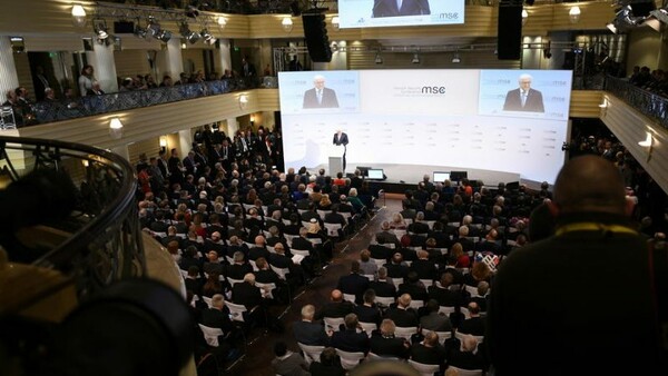 Politico: 12 Γερμανοί που τους «έπαιξε» ο Πούτιν