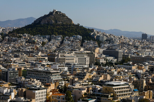 ΕΝΦΙΑ: Ξεκίνησε η ανάρτηση στο myAADE των εκκαθαριστικών - Σε 10 δόσεις η πληρωμή του φόρου 