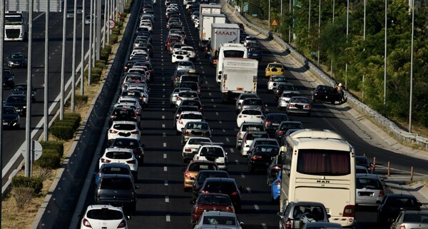 Αττική: 363 παραβάσεις κυκλοφορίας οχημάτων στη Λωρίδα Έκτακτης Ανάγκης μέσα σε δύο ημέρες