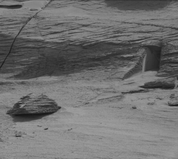 Το Curiosity της NASA δεν εντόπισε τελικά «μυστική πόρτα» εξωγήινων στον Άρη